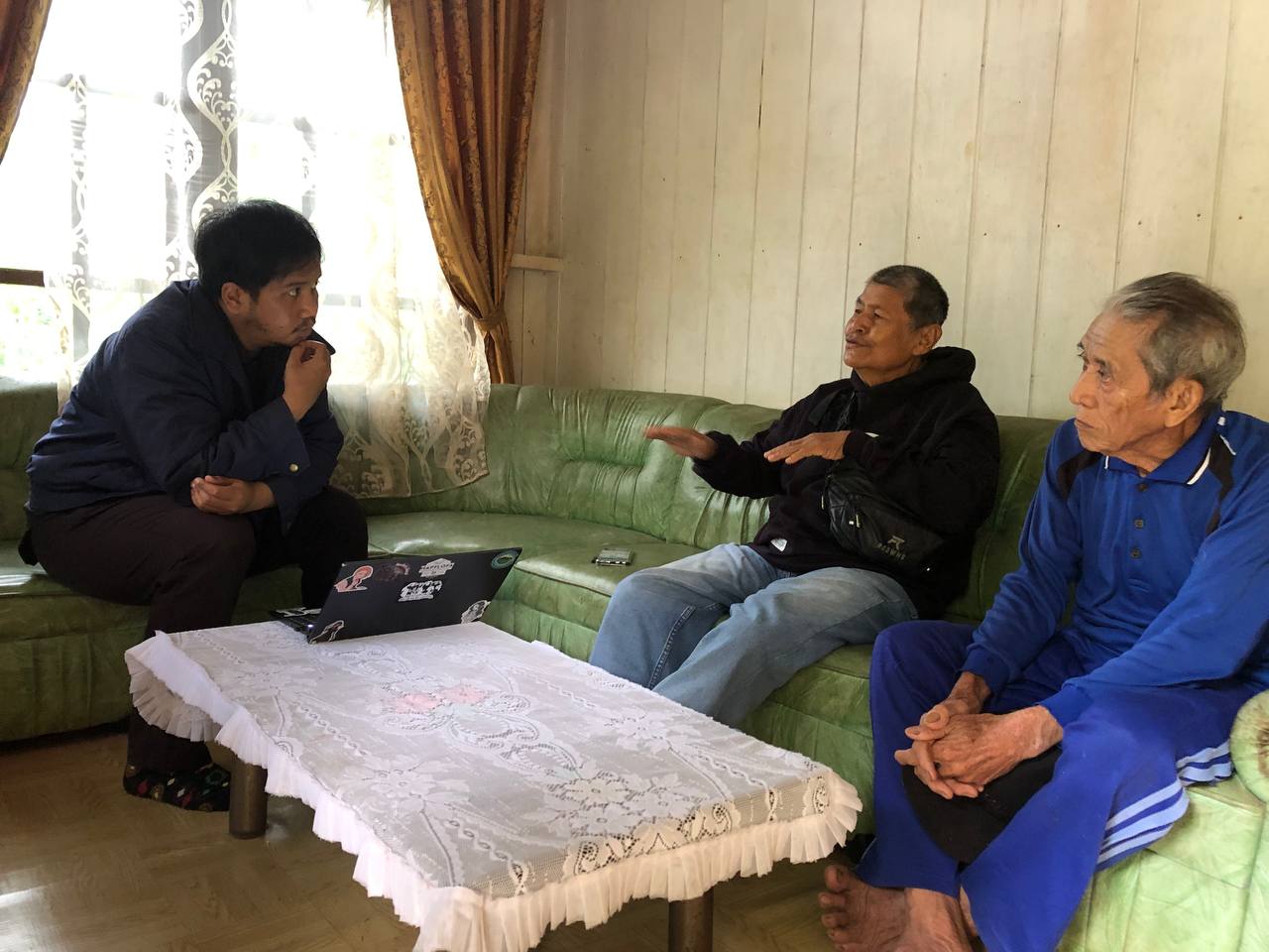 Menemukenali Identitas Masyarakat Adat Hemaq Jaras, Kampung Linggang Bigung