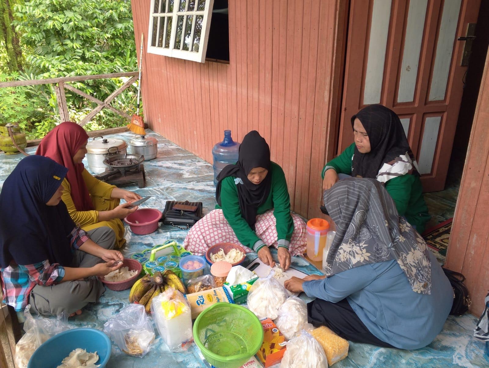Ibu-Ibu di Desa Lombok Siap Bentuk KUPS dengan Inisiasi Produk Nugget Jamur, Berbasis Pangan Lokal